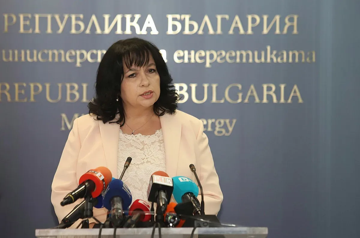 Петкова ядосана на Радев заради цената на газа