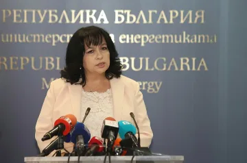 Петкова ядосана на Радев заради цената на газа