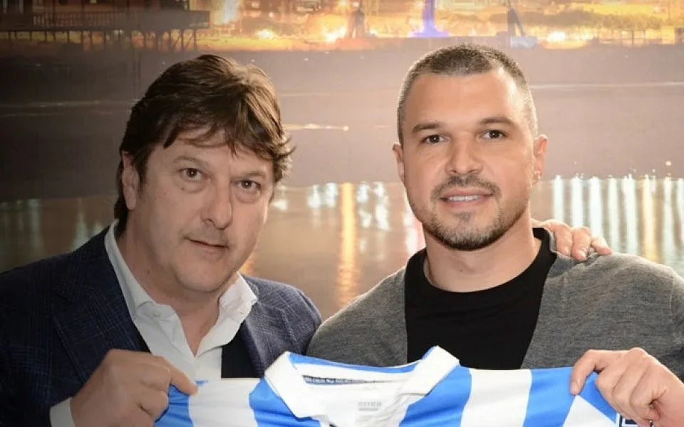 Божинов си избра №33 в Пескара