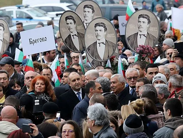 Пред Апостола: Радев даде залп за партия