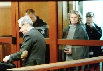 Жената на Божков: Не съм заплаха