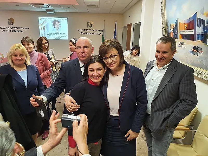 Нинова ползва Радев в битката за БСП-лидер