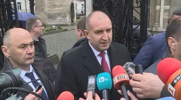 Радев към ГЕРБ: Като не ви харесва, замислете се