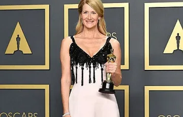 Лора Дърн остава без годеник заради Джоли