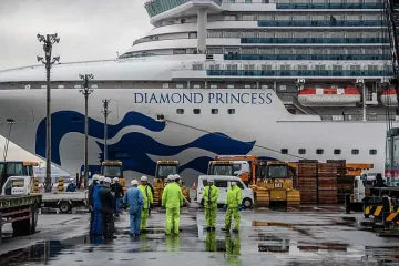 Американците си прибират хората от кораба- зараза