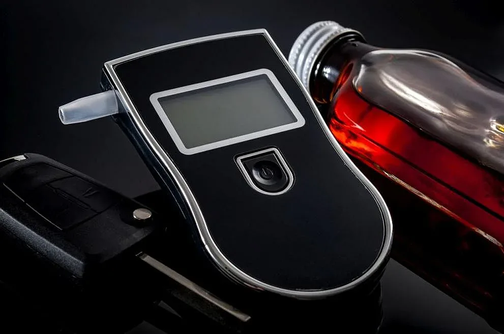 Учителка кара пияна на път за работа