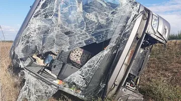 Автобус със 70 деца се преобърна в Чехия