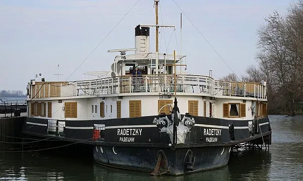 Корабът "Радецки" пази писмата на Ботев