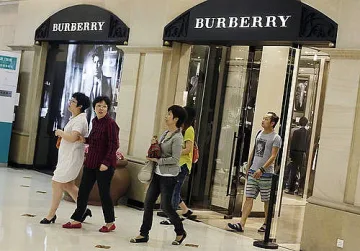 И Burberry бяга от Китай