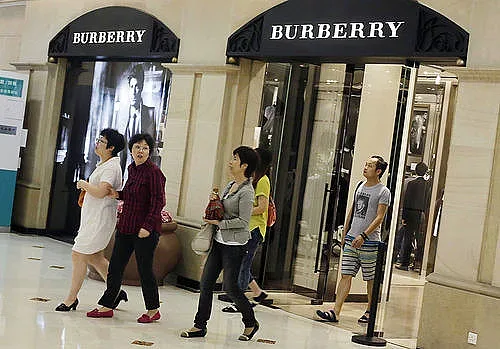 И Burberry бяга от Китай