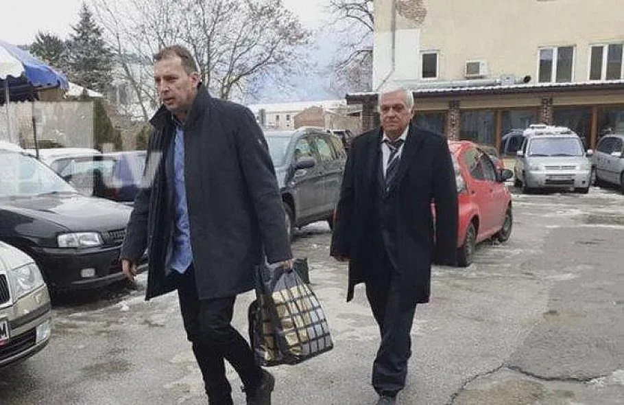 Собственикът на депото в Дупница се предаде