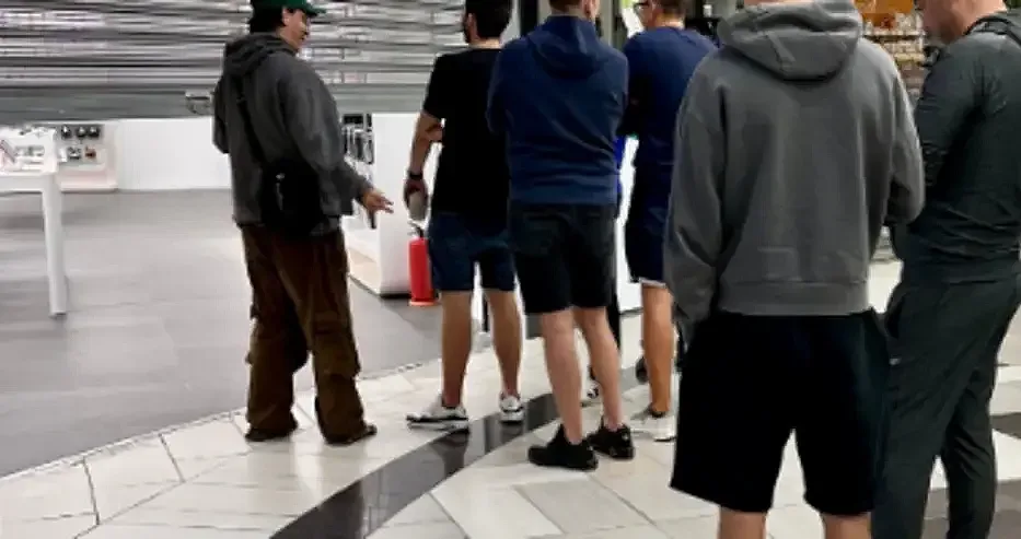 Истерия и опашки за новите Айфони!