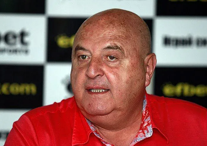 Венци Стефанов нападна Бербатов