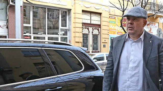 Когато Гешев нахлупи каскета...
