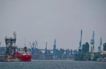 Затвориха пристанище Варна