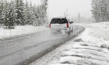 Снегът затвори основни пътища в Гърция