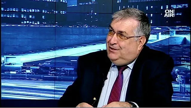 Близнашки: Радев работи за президентска република