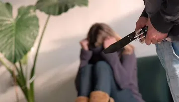 Баща блудствал с непълнолетната си дъщеря в Дупница