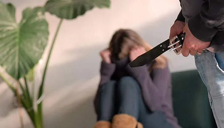 Баща блудствал с непълнолетната си дъщеря в Дупница
