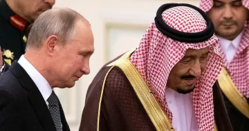 Русия и Саудитска Арабия крепят цената на петрола