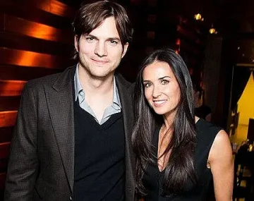 Аштън Къчър: С Деми Мур се разминаваме