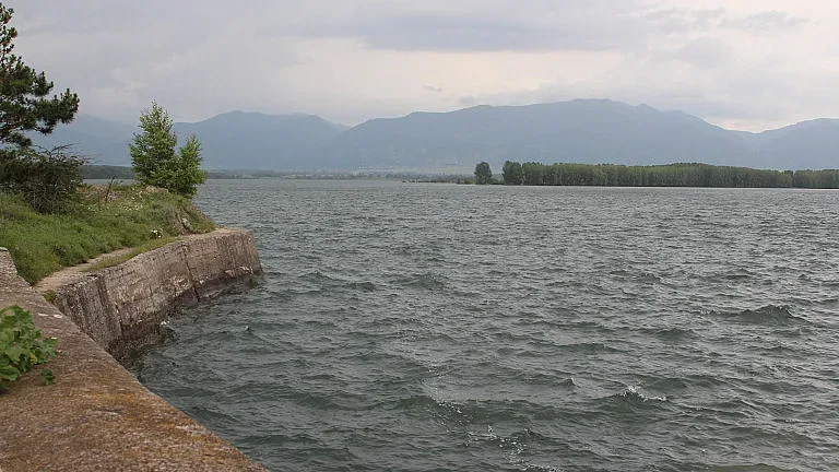 Язовирите "Върбешки" и "Огоста" са с критични нива