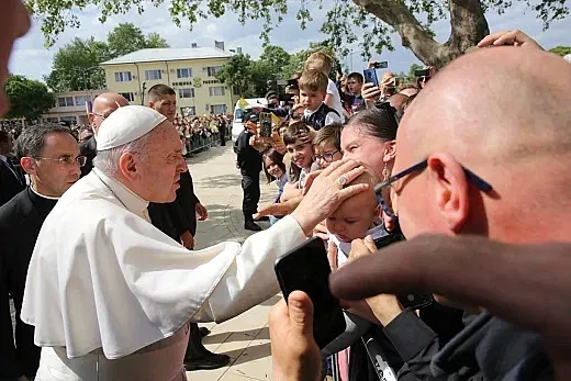 Историята на папа Франциск, която беляза пътя му