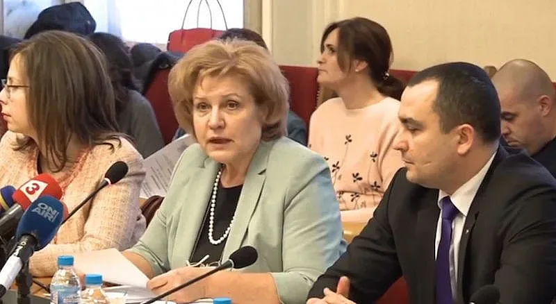 Менда Стоянова: Имаме златен лев, вързан за еврото