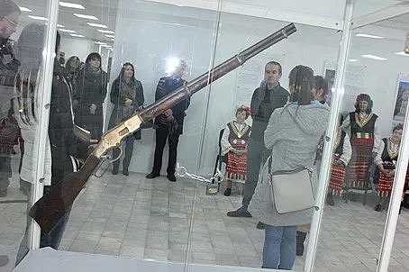 Ниша в попски зид крила пушката на Петко войвода