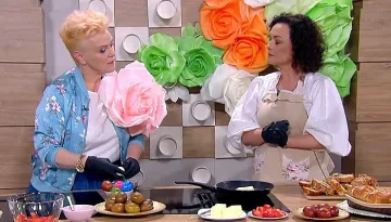 Кулинарка изуми зрителите с тоалета си
