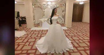 Д-р Паньова с рокля за цяло състояние и короната от САЩ