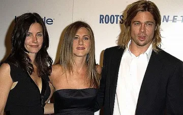 Кортни Кокс събра Анистън и Пит