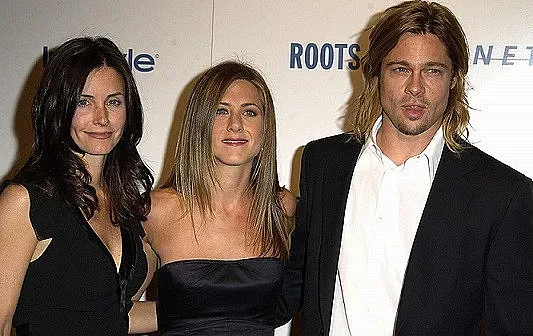 Кортни Кокс събра Анистън и Пит