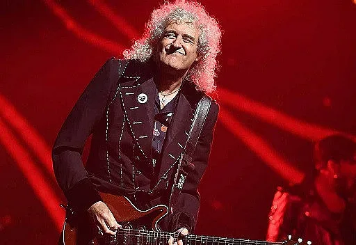 Брайън Мей пуска колекция спортни сутиени