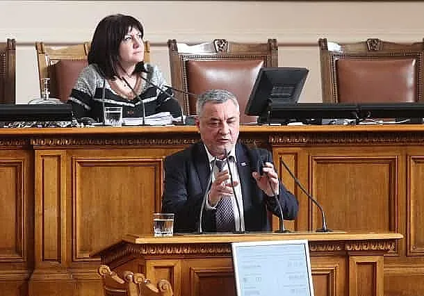 Гледат държавния монопол за лотариите