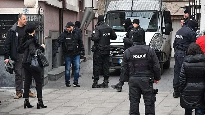 Прокурори и МВР в офисите на Божков/ОБНОВЕНА,ФОТО/