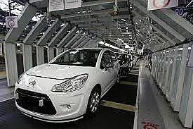 Пежо и Ситроен спират завод в Китай