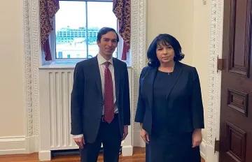 Америка ни плаща газови експерти