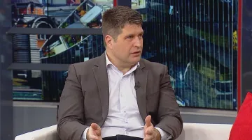 Попълнена от НАП данъчна декларация през март