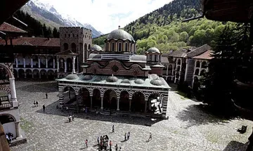 Заведенията към Рилския манастир отварят