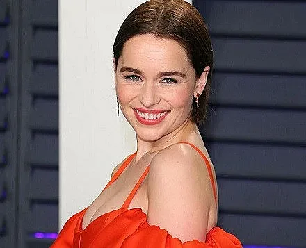 Емилия Кларк показа новата светлина в живота си