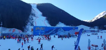 Пренасрочиха за 12,30 ч тренировката в Банско