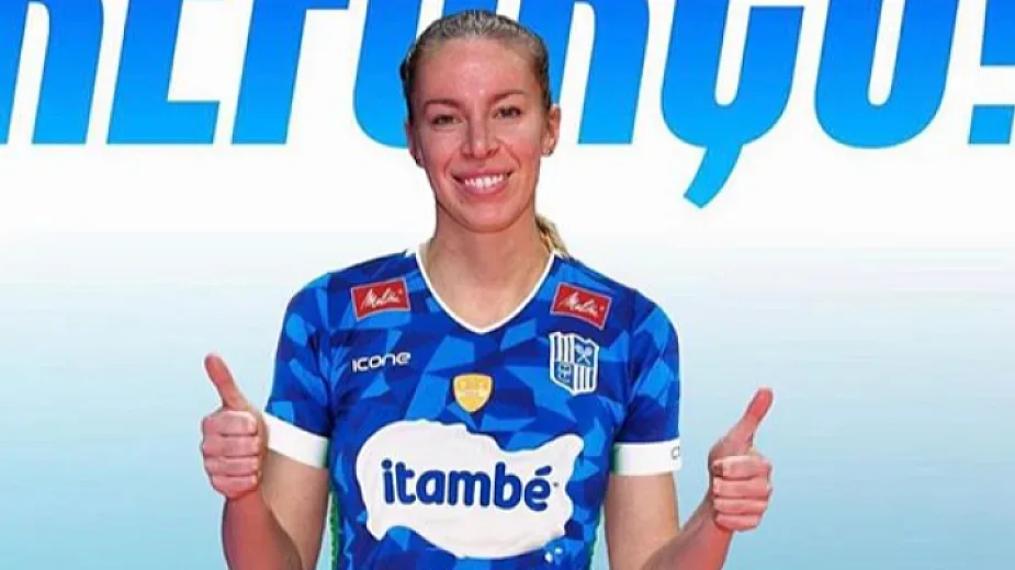 Националка по волейбол се мести в Бразилия