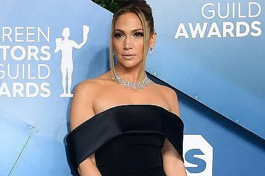 Джей Ло накичи диаманти за 9 милиона