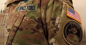 Вижте униформата на космическите войски на САЩ