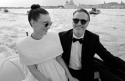 Руни Мара отказа Жокера от цигарите