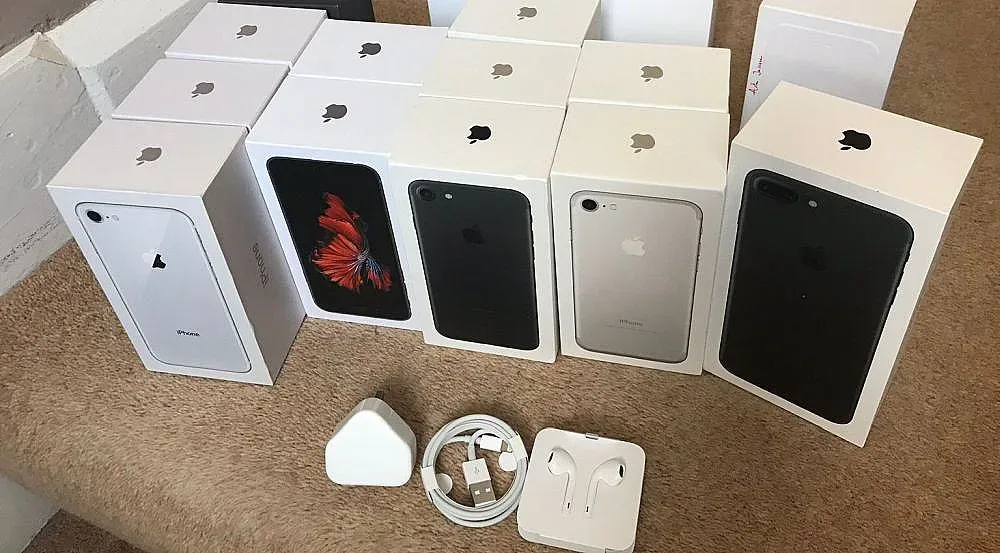 iPhone спира да дава безплатни слушалки