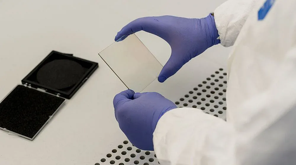 Ново стъкло за смартфони не се чупи