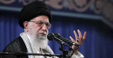 Иранският топ аятолах спомена Тръмп в молитвата си