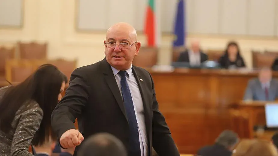 Димитров: Притеснява ме вотът на недоверие